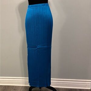 Sunny Leigh Cobalt Blue Pleated Maxi Skirt Size L NWT